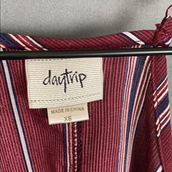 𝅺DAY trip mock wrap tank - Picture 4 of 8